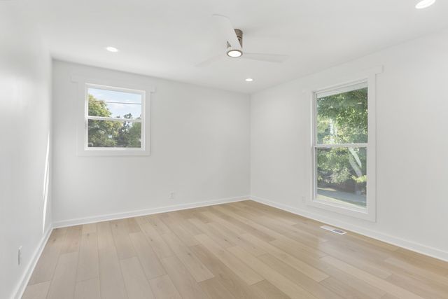 146 Lakeside Park Dr, Hendersonville, TN 37075