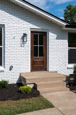 146 Lakeside Park Dr, Hendersonville, TN 37075