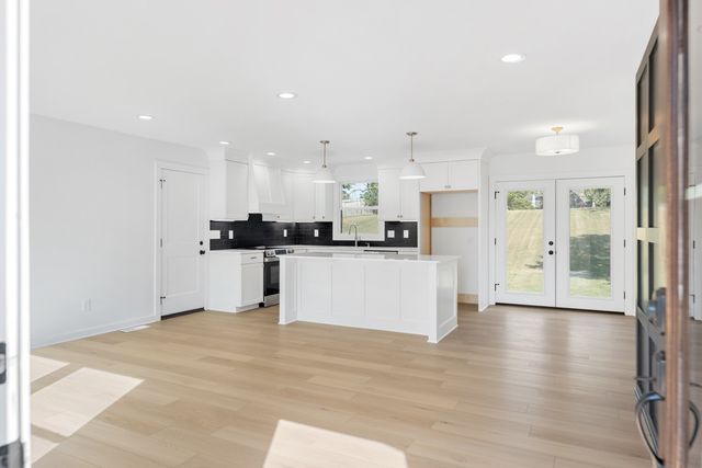 146 Lakeside Park Dr, Hendersonville, TN 37075