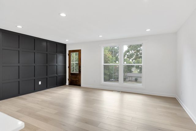 146 Lakeside Park Dr, Hendersonville, TN 37075