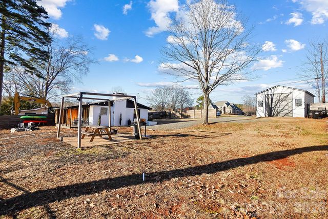 22246 Oakwood Road, Albemarle, NC 28001