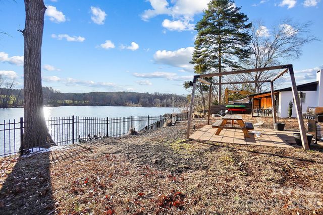 22246 Oakwood Road, Albemarle, NC 28001