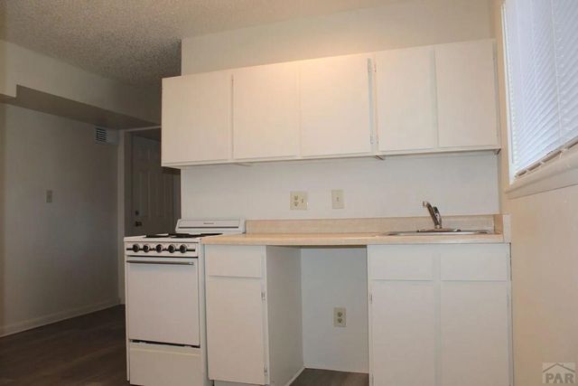 1529 Oakshire Lane, Pueblo, CO 81001