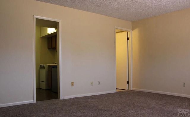 1529 Oakshire Lane, Pueblo, CO 81001