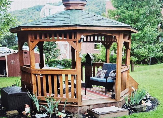 51 Interstate Parkway, Bradford City, PA 16701