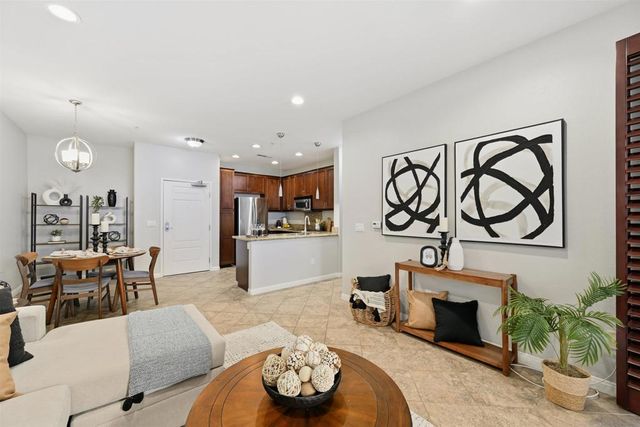 3877 Pell Place 108, San Diego, CA 92130