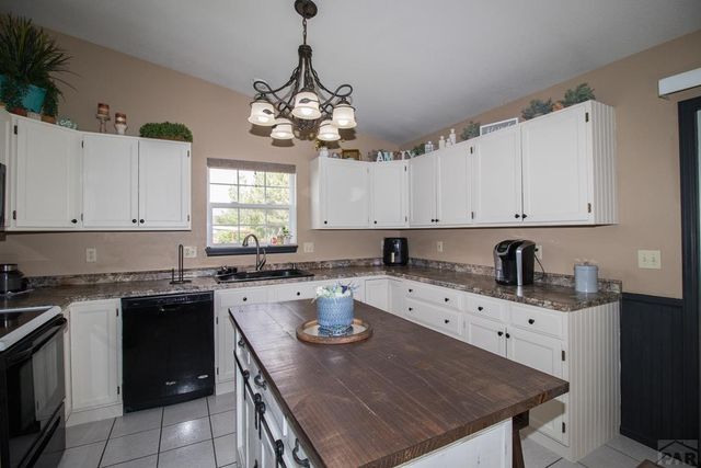 560 N Robinson Ave, Florence, CO 81226