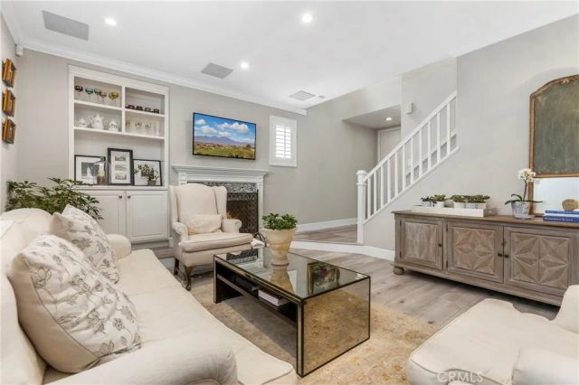 302 Canoe Pond, Costa Mesa, CA 92627