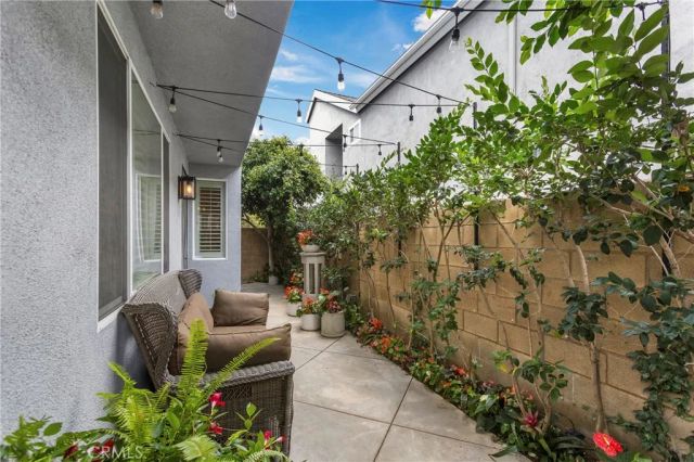 302 Canoe Pond, Costa Mesa, CA 92627