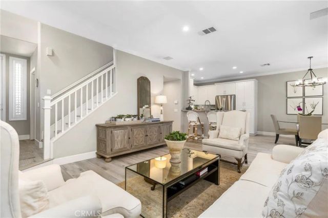 302 Canoe Pond, Costa Mesa, CA 92627