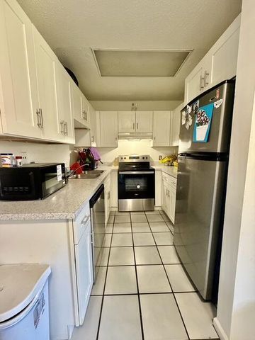 419 GLENWOOD Drive, West Palm Beach, FL 33415