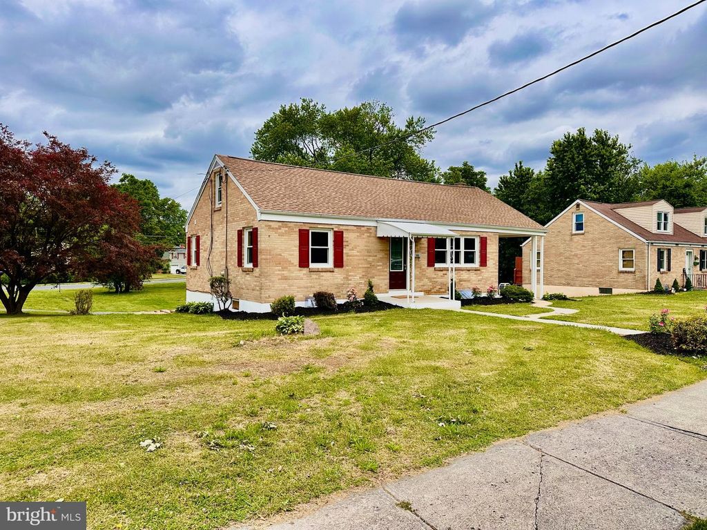 301 E POPLAR ST, Lebanon, PA 17042