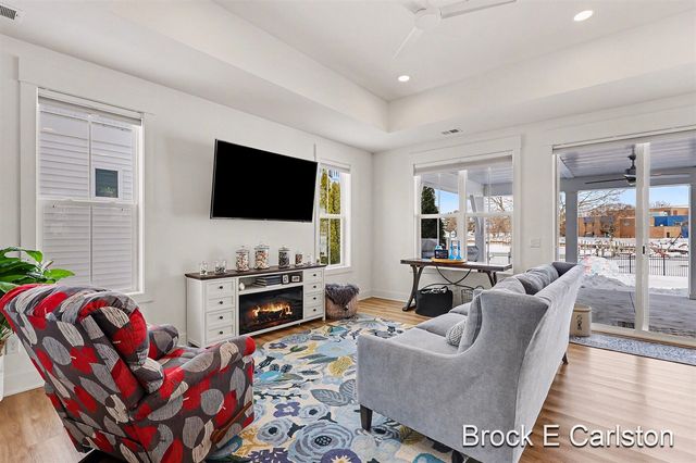 946 Boardwalk Cove Drive, Muskegon, MI 49441