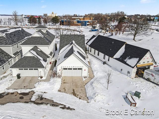 946 Boardwalk Cove Drive, Muskegon, MI 49441