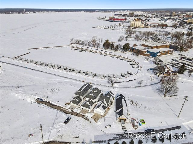 946 Boardwalk Cove Drive, Muskegon, MI 49441