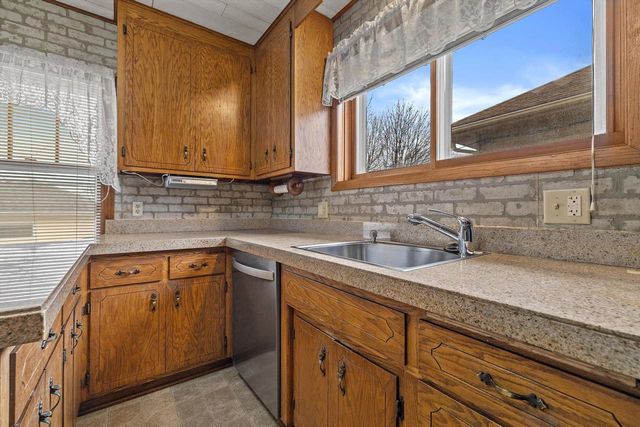 1423 West Lawn AVENUE, Racine, WI 53405