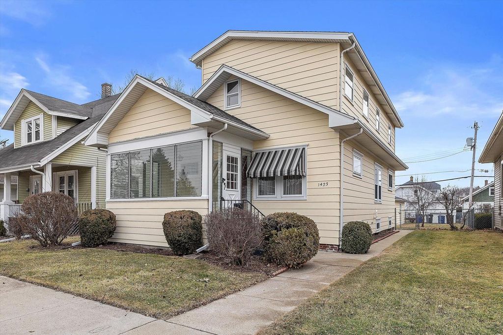 1423 West Lawn AVENUE, Racine, WI 53405