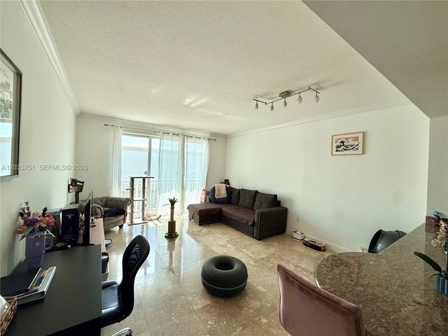 7275 SW 90th Street C313, Miami, FL 33156