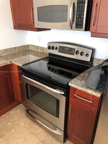 7275 SW 90th Street C313, Miami, FL 33156