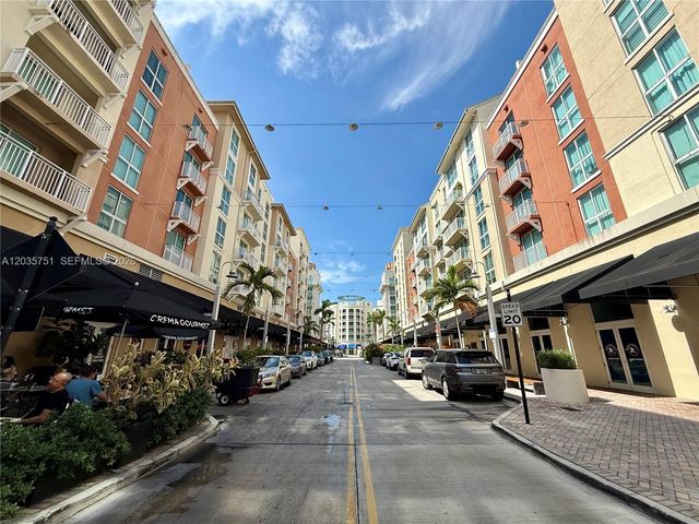 7275 SW 90th Street C313, Miami, FL 33156
