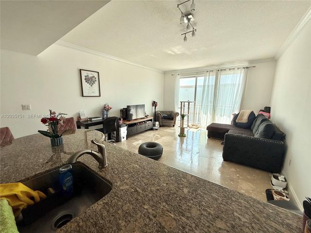 7275 SW 90th Street C313, Miami, FL 33156