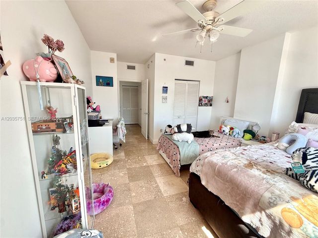 7275 SW 90th Street C313, Miami, FL 33156