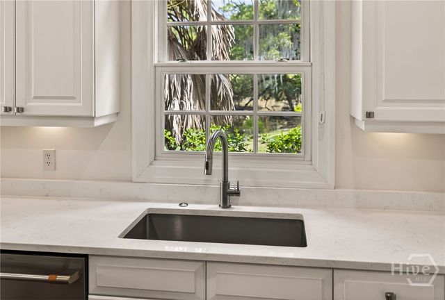 7 Sparnel Road, Savannah, GA 31411