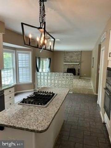 912 HARMONY AVE, Arnold, MD 21012