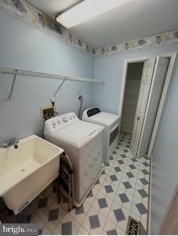 912 HARMONY AVE, Arnold, MD 21012
