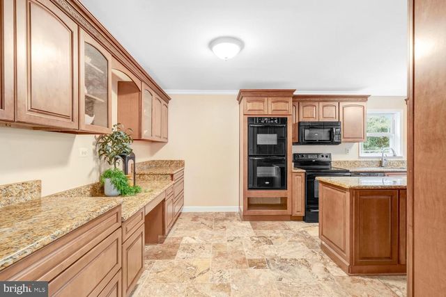9010 WESTCHESTER DR, Manassas, VA 20112