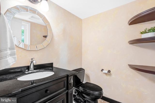 9010 WESTCHESTER DR, Manassas, VA 20112