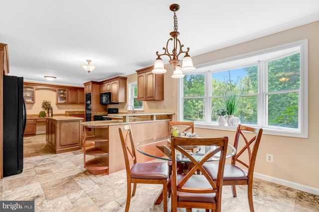 9010 WESTCHESTER DR, Manassas, VA 20112