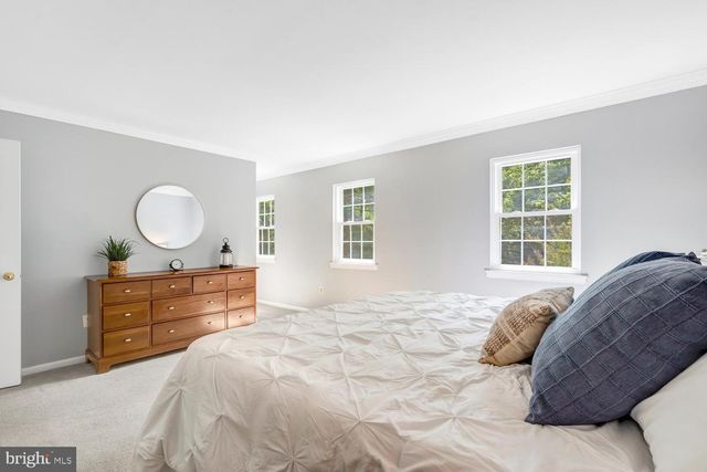 9010 WESTCHESTER DR, Manassas, VA 20112