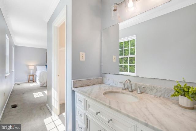 9010 WESTCHESTER DR, Manassas, VA 20112
