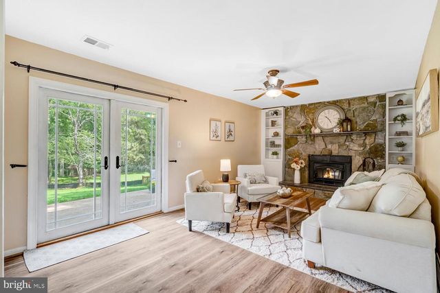 9010 WESTCHESTER DR, Manassas, VA 20112