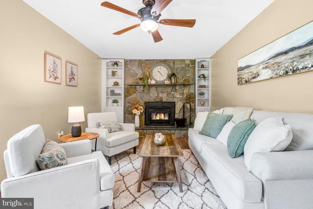 9010 WESTCHESTER DR, Manassas, VA 20112
