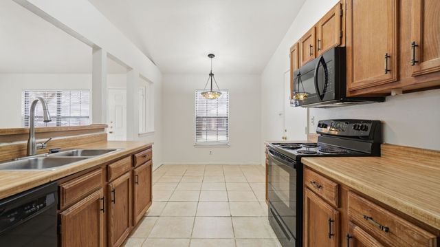 447 Vincent Street, Cedar Hill, TX 75104