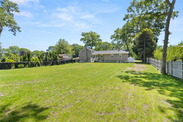 17 Lolly Lane, Centereach, NY 11720