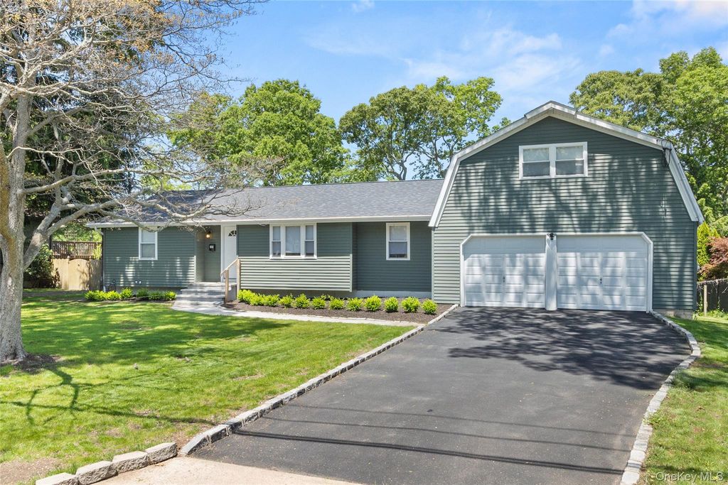 17 Lolly Lane, Centereach, NY 11720