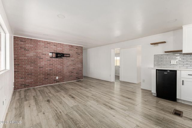 18442 N 1ST Street, Phoenix, AZ 85022