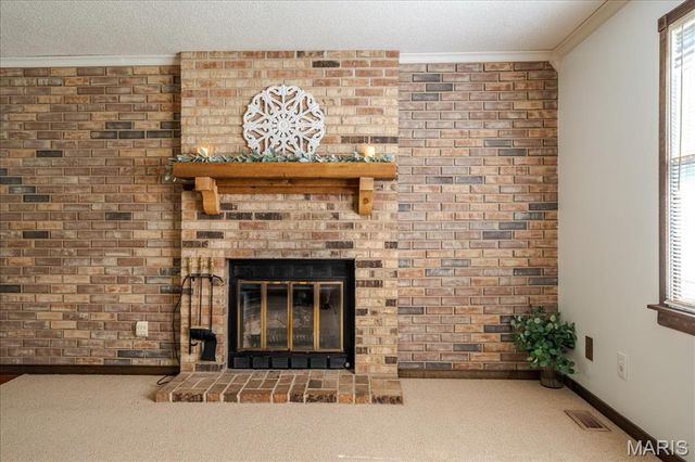 25 Whispering Oaks Drive, Washington, MO 63090