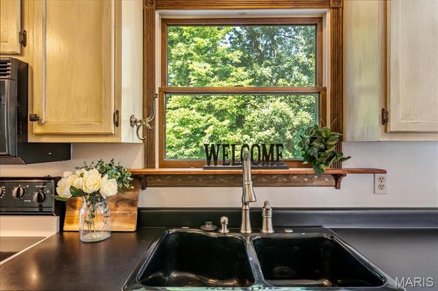 25 Whispering Oaks Drive, Washington, MO 63090
