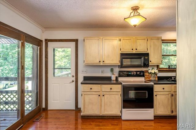 25 Whispering Oaks Drive, Washington, MO 63090