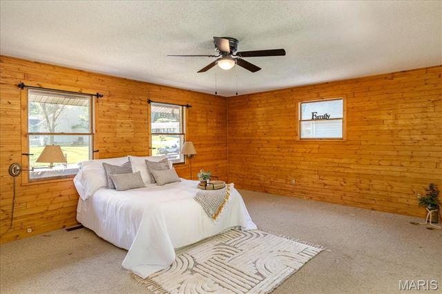 25 Whispering Oaks Drive, Washington, MO 63090