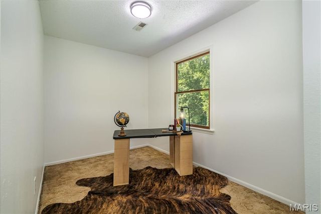 25 Whispering Oaks Drive, Washington, MO 63090