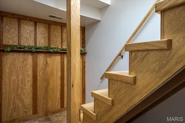 25 Whispering Oaks Drive, Washington, MO 63090
