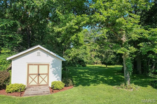 25 Whispering Oaks Drive, Washington, MO 63090