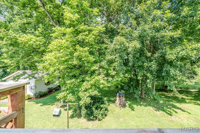 25 Whispering Oaks Drive, Washington, MO 63090