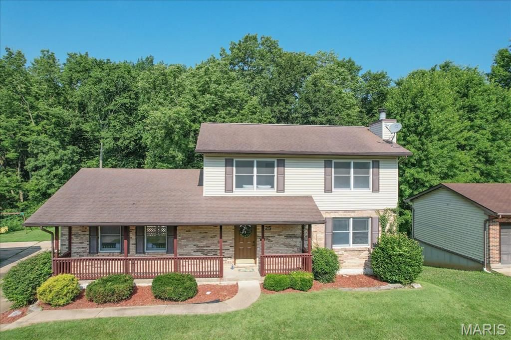 25 Whispering Oaks Drive, Washington, MO 63090