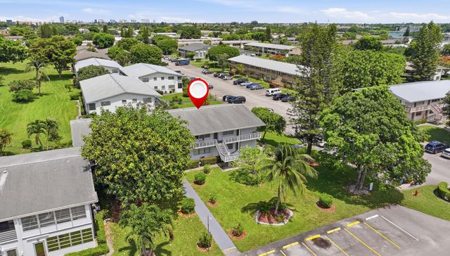 98 E Cambridge E, West Palm Beach, FL 33417